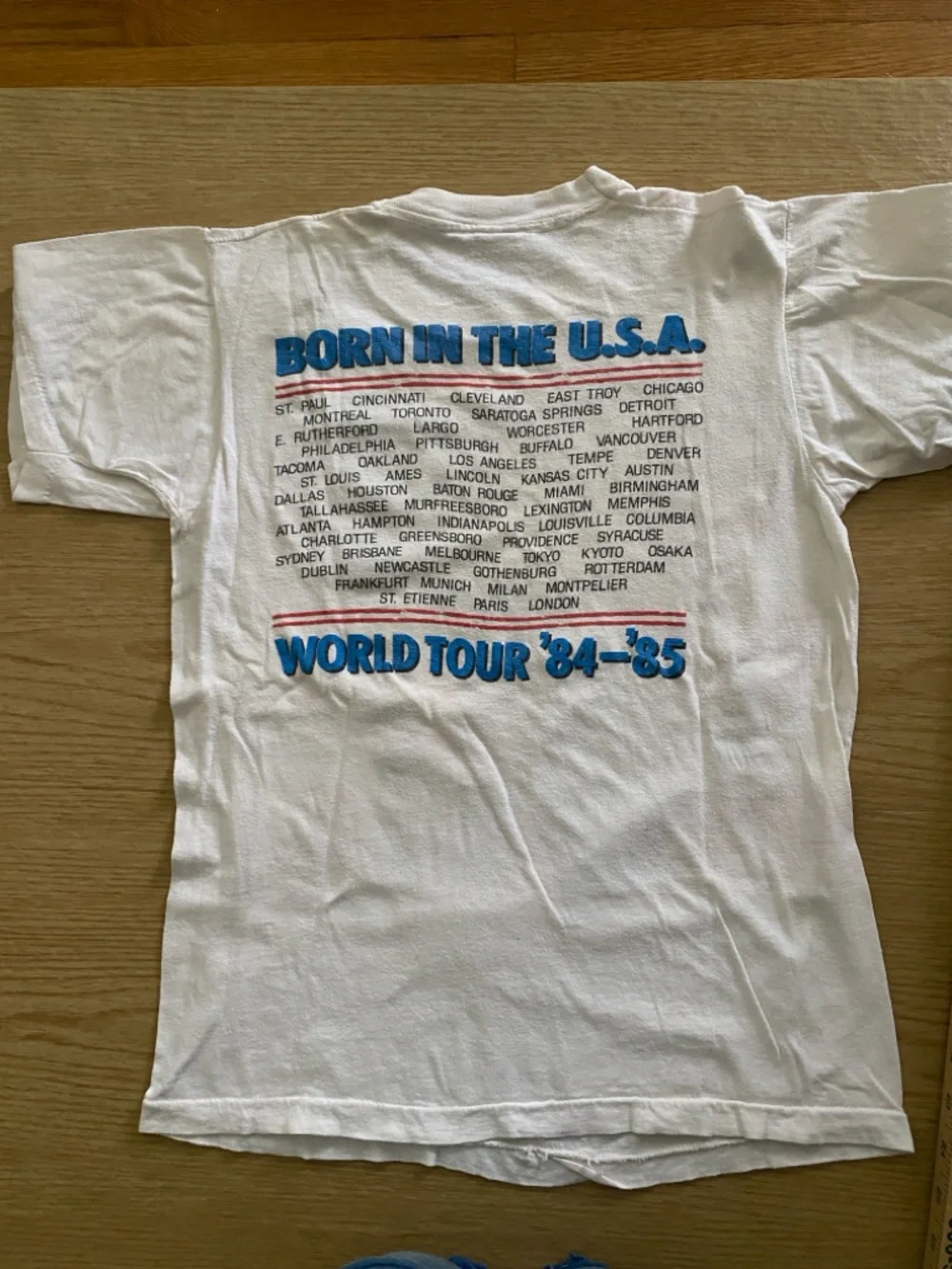 VINTAGE BRUCE SPRINGSTEEN CONCERT WHITE TEE SIZE MEDIUM, PRELOVED 1984-1985 - Picture 11 of 16